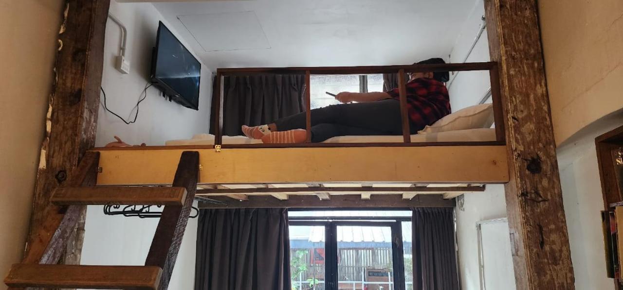 Mingle Highstreet Hostel *